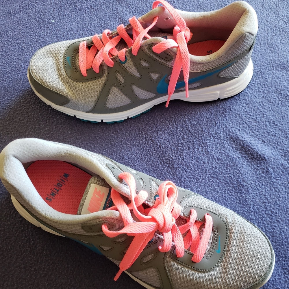 Nike Womens Revolution 2 Wide